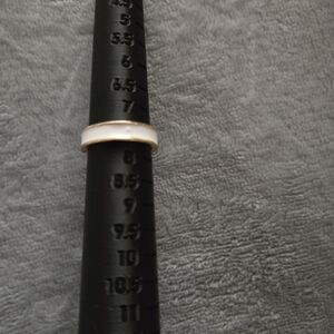 💜White Fashion Band Ring